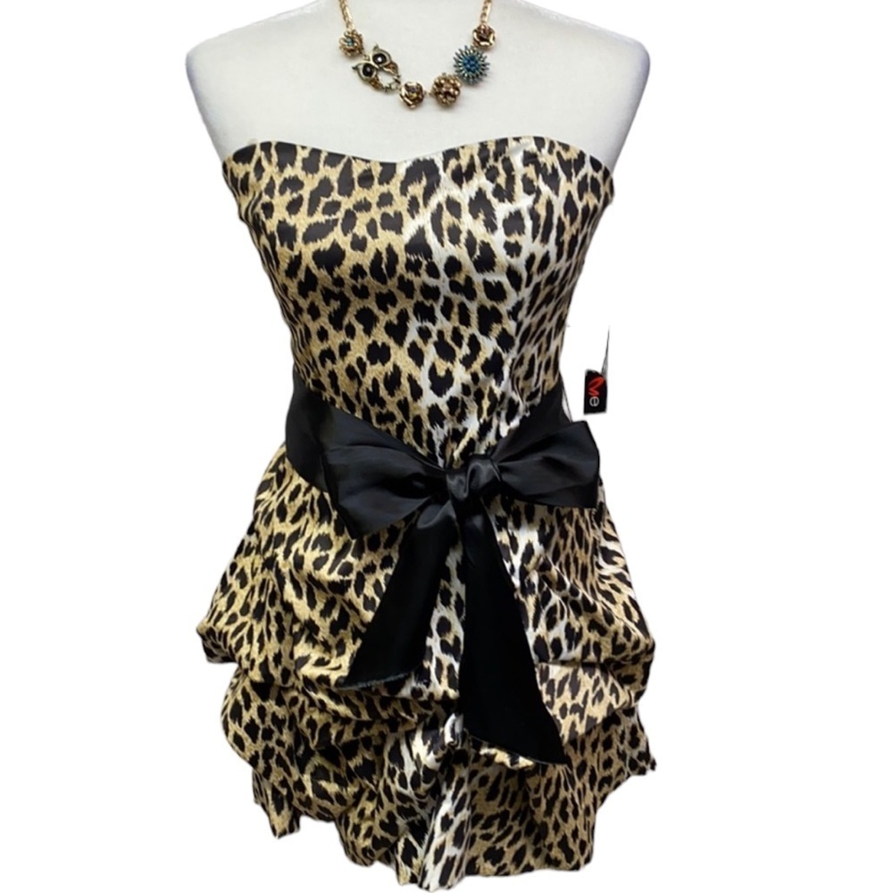 Leopard Sweetheart Neckline Balloon Hem